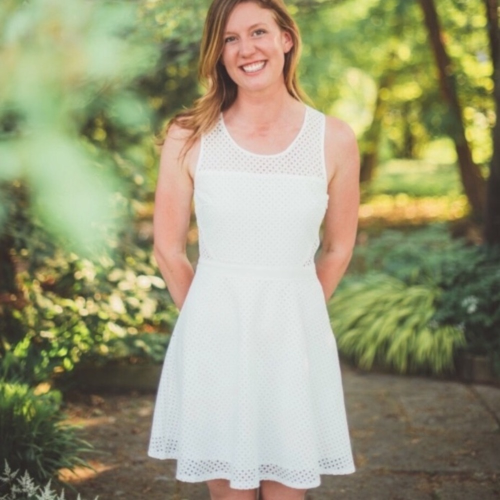 Jack by BB Dakota white laser cut lace dress size2